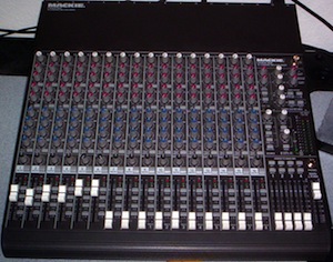 16 channel mixing desk