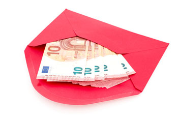 DIY Red Envelopes - Leslie Writes It All