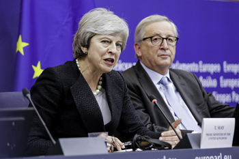 Theresa May and Jean-Claude Juncker